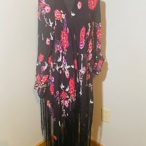 NWOT Torrid fringe kimono sz 1